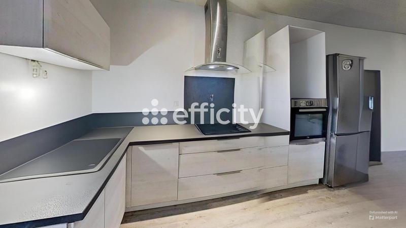 Maison - 245 m² - 10 pièces