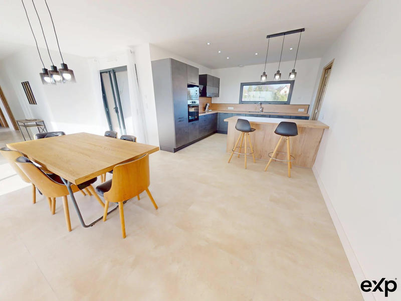 Maison - 146 m² - 6 pièces