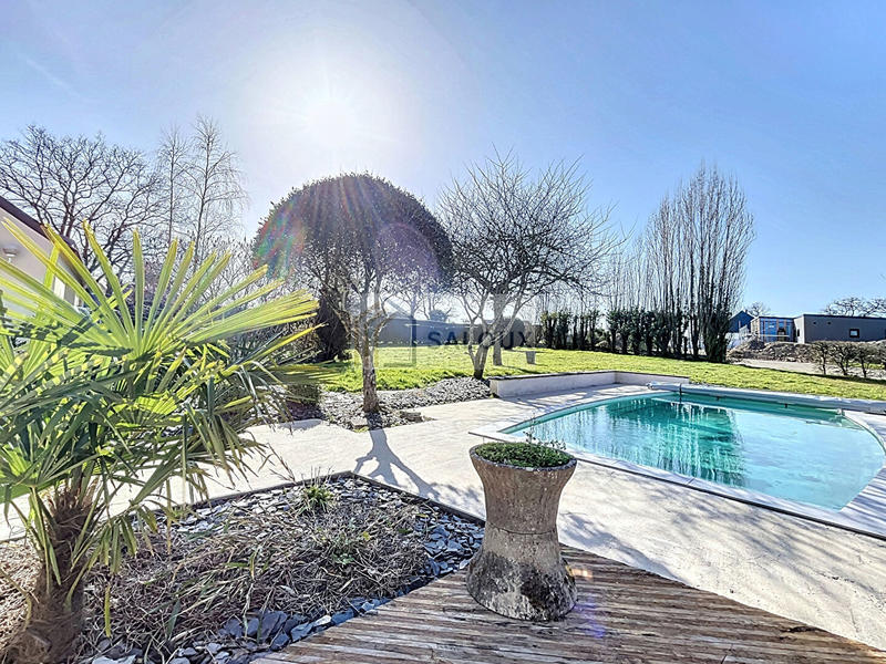 Maison - 267 m² - 8 pièces