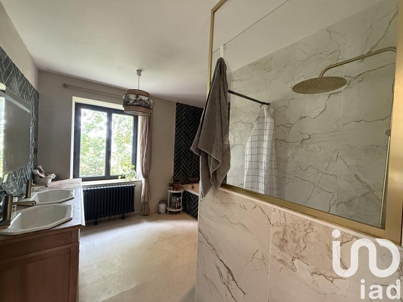 Maison - 197 m² - 8 pièces