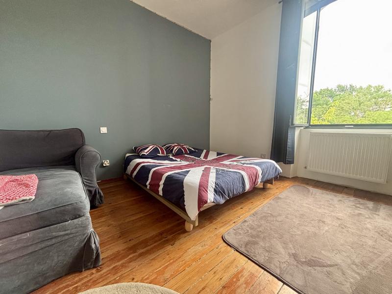 Maison - 250 m² - 8 pièces