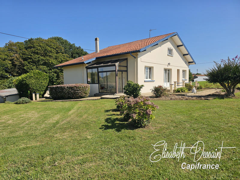 Villa - 234 m² - 10 pièces