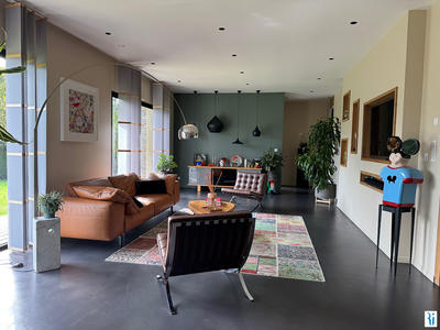 Maison - 237 m² - 4 pièces