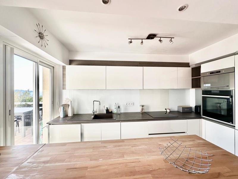 Appartement - 82 m² - 4 pièces