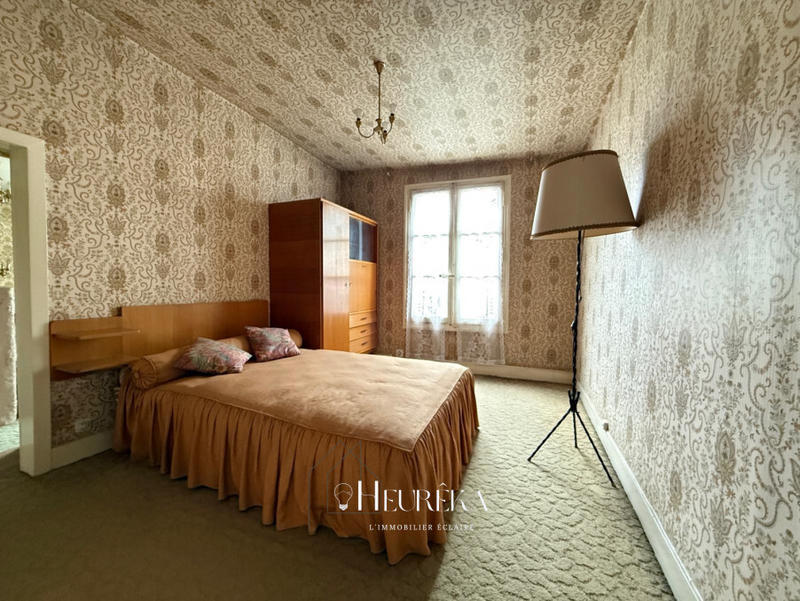 Maison - 250 m² - 7 pièces