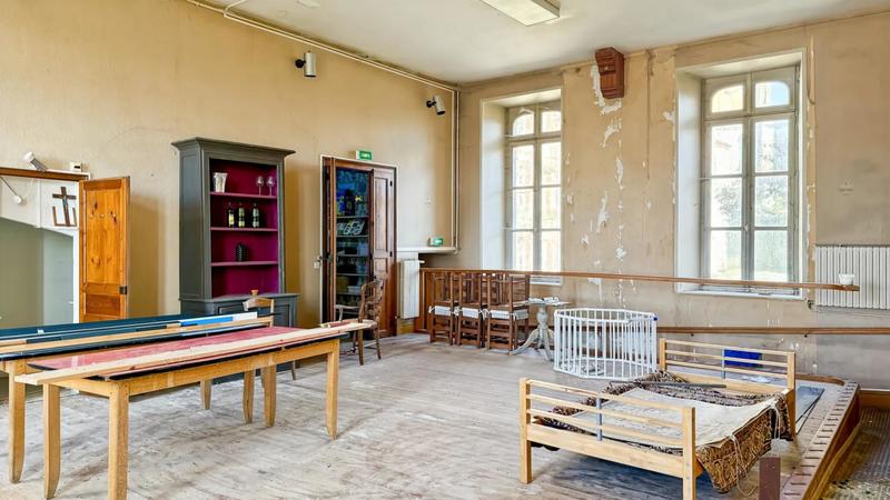 Demeure - 915 m² - 40 pièces