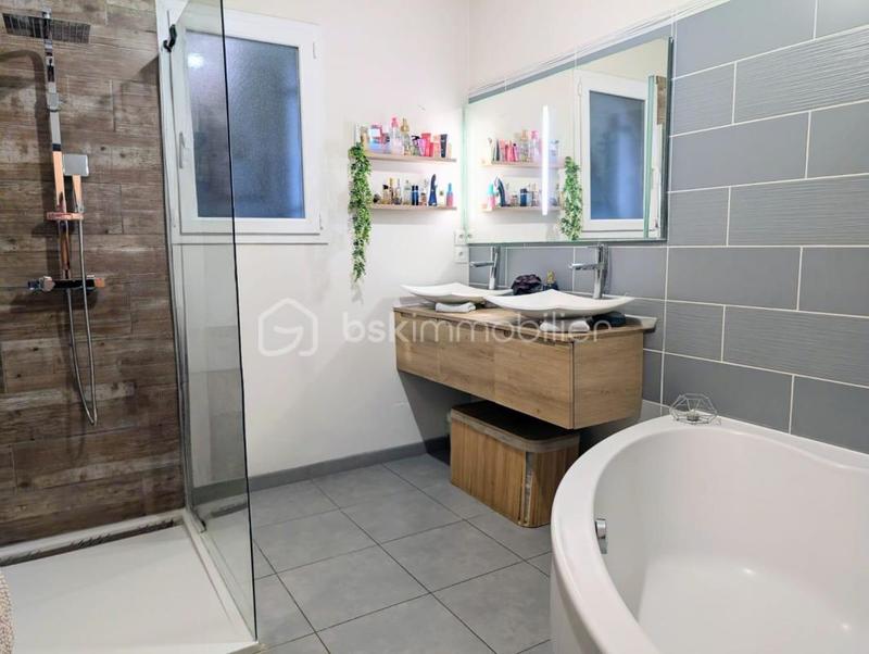 Pavillon - 100 m² - 5 pièces