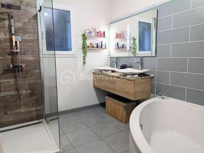 Pavillon - 100 m² - 5 pièces