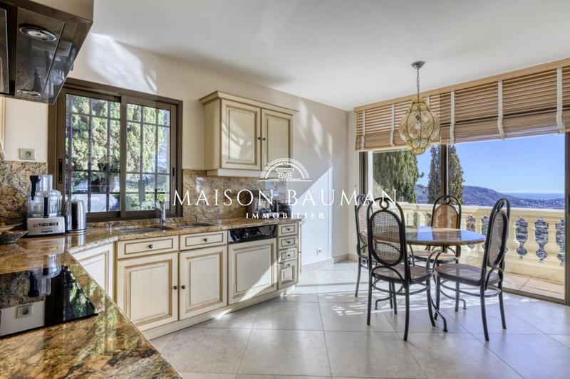 Villa - 311 m² - 7 pièces