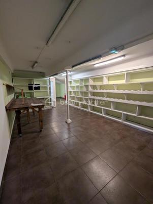 Local commercial - 129 m² - 5 pièces