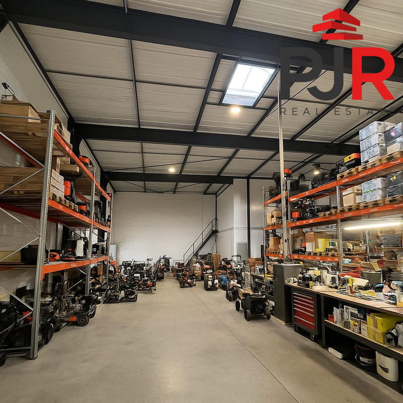 Local d'activités - 445 m²