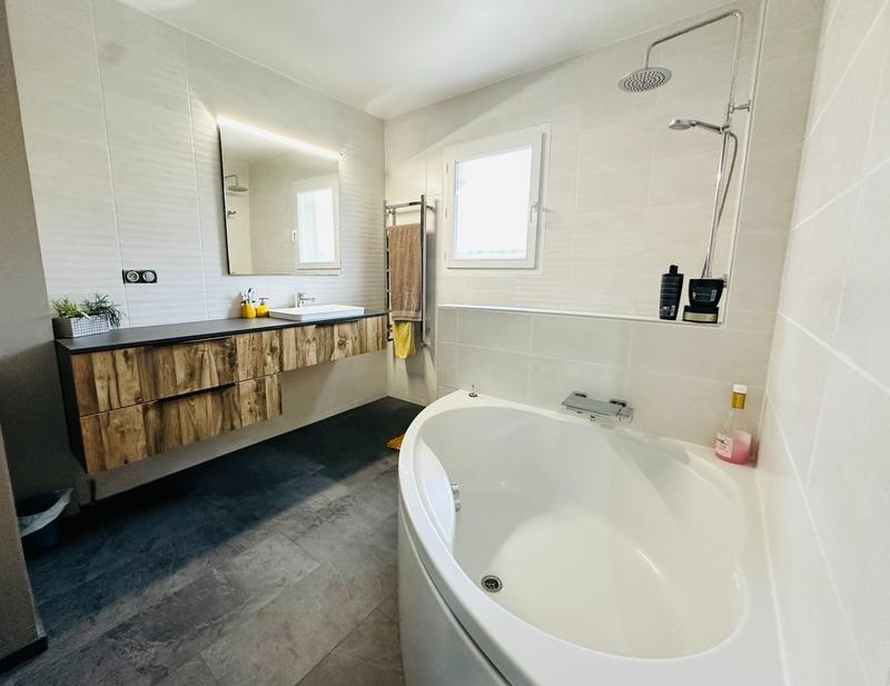 Maison - 122 m² - 5 pièces