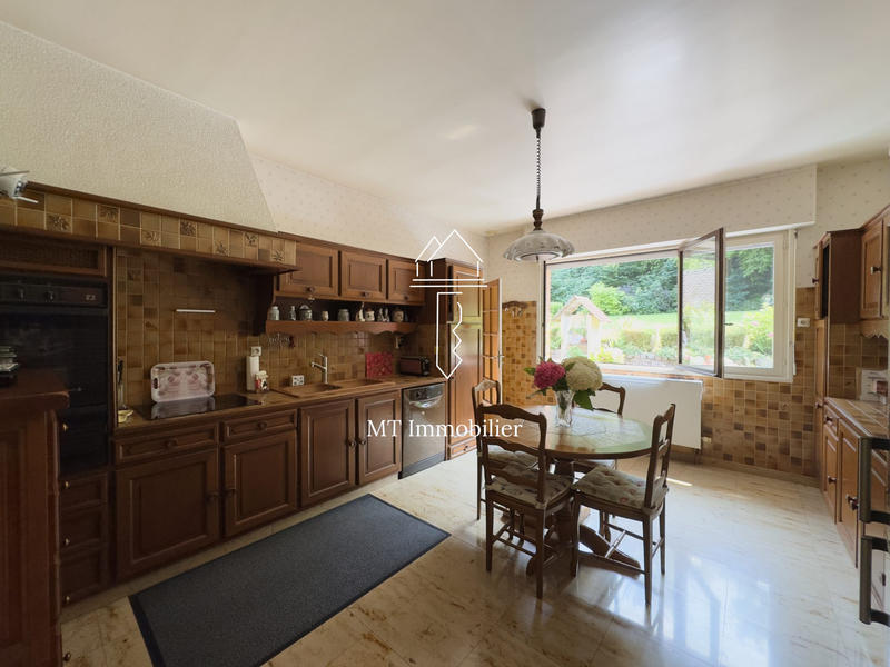 Villa - 223 m² - 6 pièces