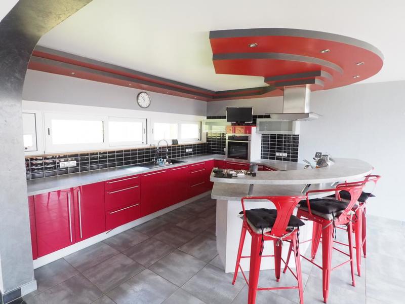 Propriété - 245 m² - 5 pièces