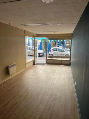 Local commercial - 45 m² - 2 pièces