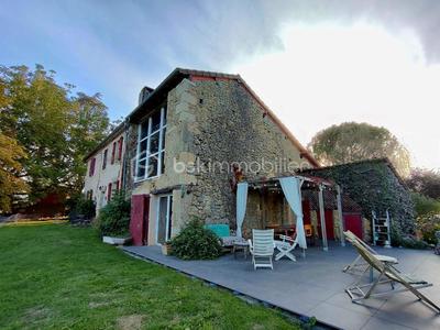 Maison ancienne - 210 m² - 7 pièces