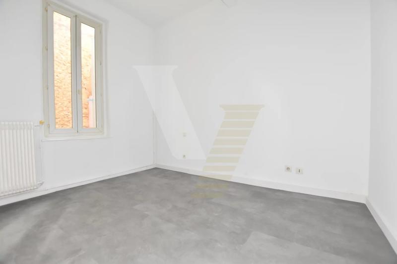 Immeuble - 126 m² - 8 pièces