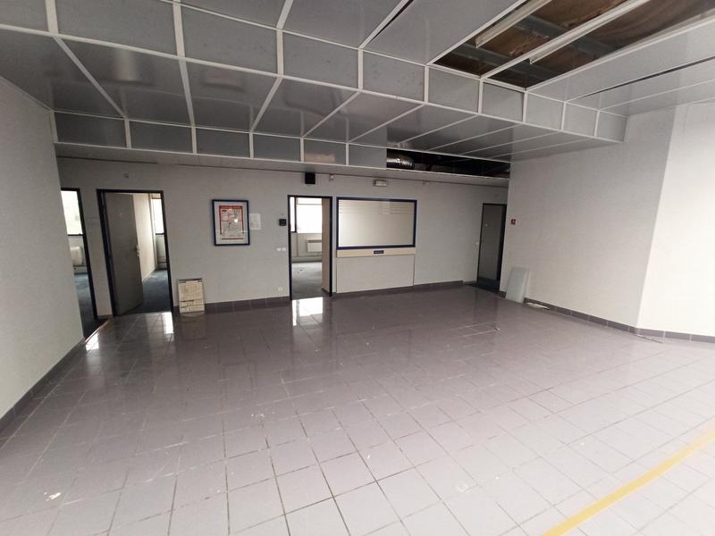 Bureau - 1 600 m²