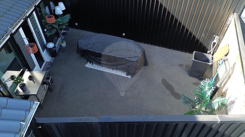 Local commercial - 1 241 m² - 6 pièces