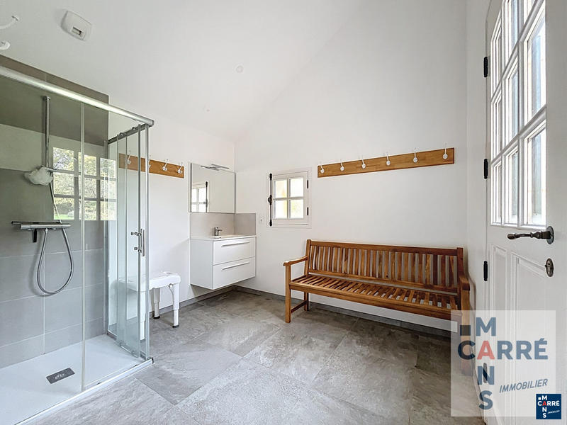 Maison - 380 m² - 10 pièces