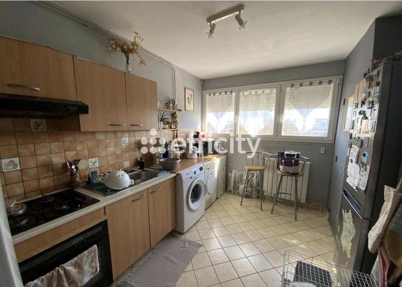 Appartement - 90 m² - 4 pièces
