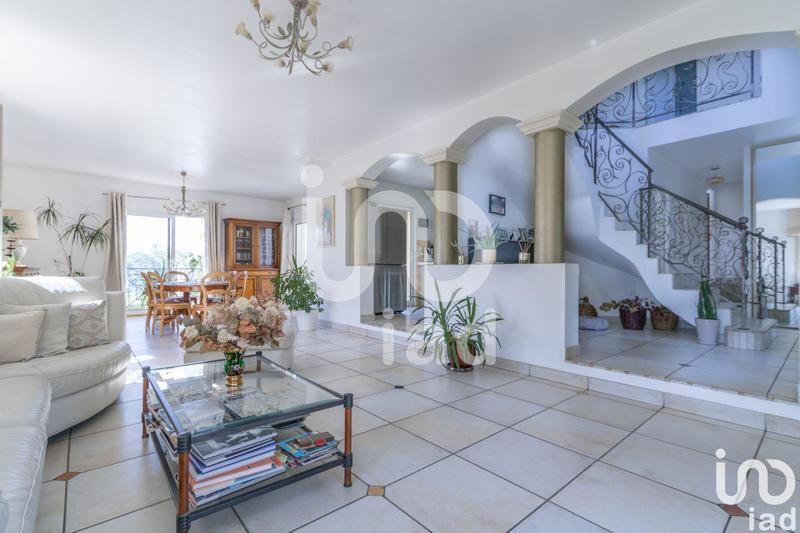 Maison - 194 m² - 6 pièces