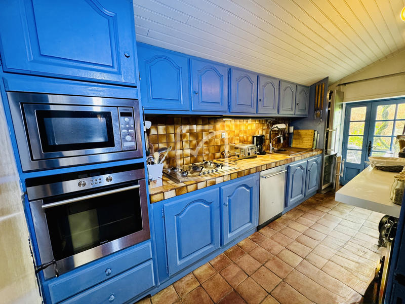 Maison - 276 m² - 8 pièces