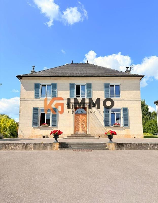 Demeure - 350 m² - 9 pièces