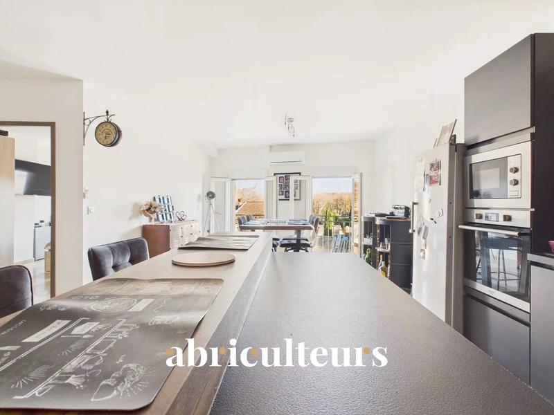 Appartement - 95 m² - 3 pièces