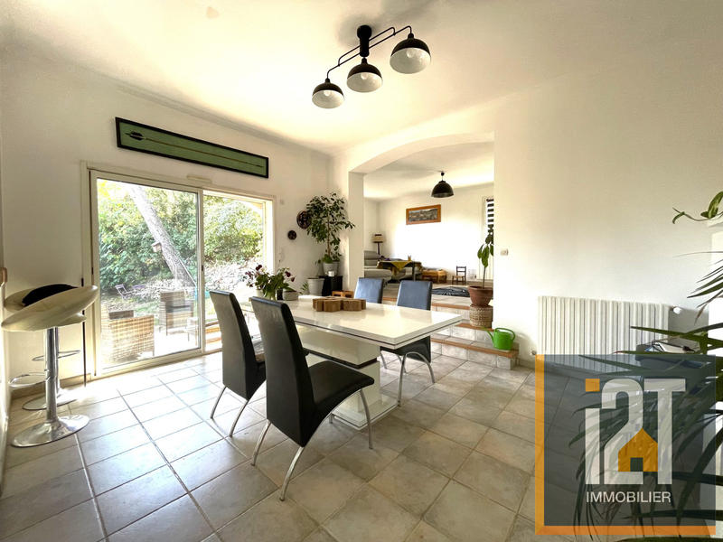 Maison - 200 m² - 6 pièces