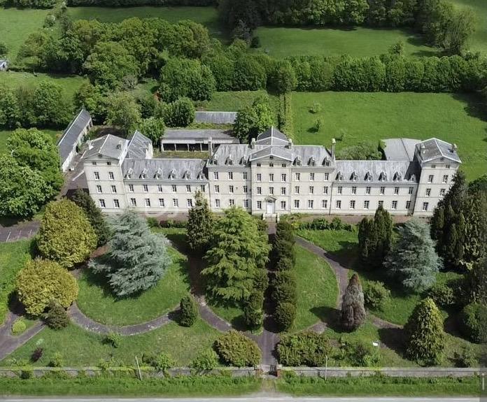 Immeuble - 2 595 m² - 24 pièces