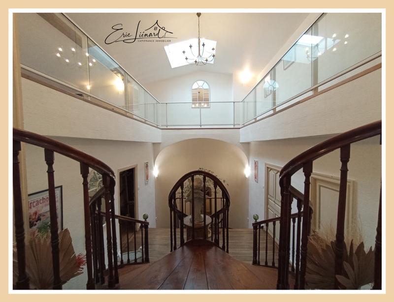 Maison de maîtres - 446 m² - 12 pièces