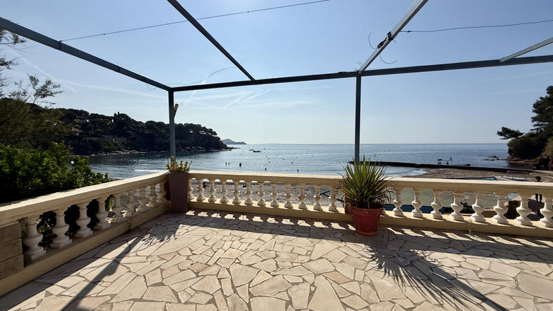 Propriété - 650 m² - 6 pièces