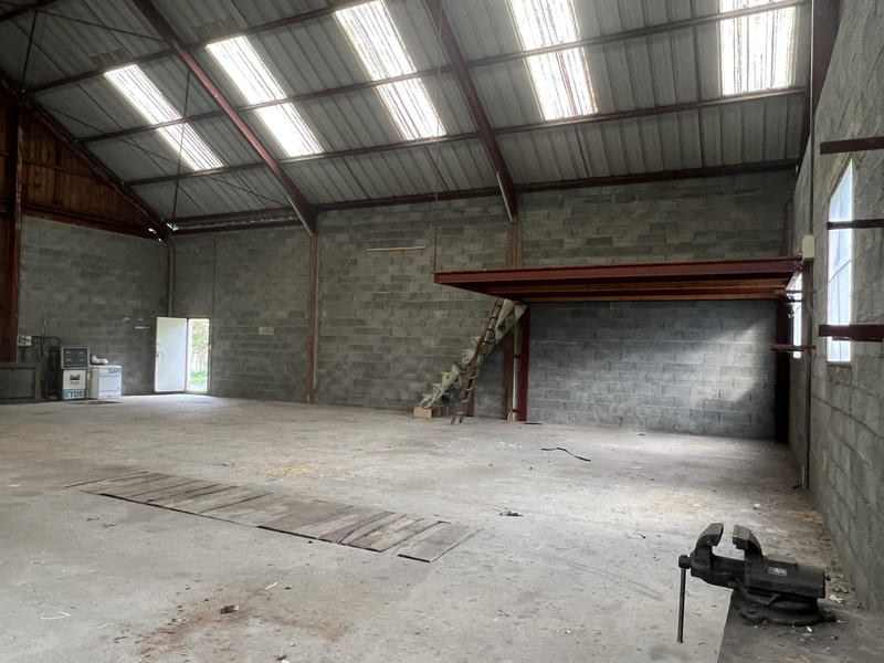 Local d'activités - 200 m²