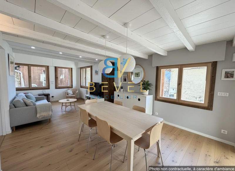 Maison - 324 m² - 5 pièces