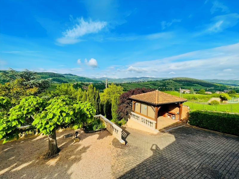 Maison - 200 m² - 8 pièces