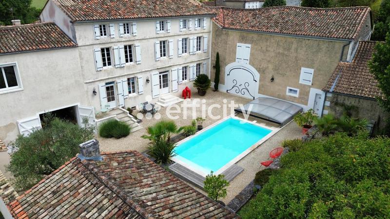 Maison - 267 m² - 7 pièces