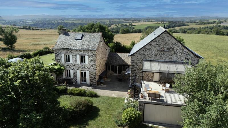 Corps de ferme - 251 m² - 11 pièces