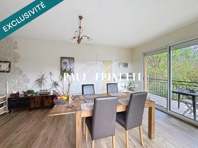 Maison - 209 m² - 6 pièces