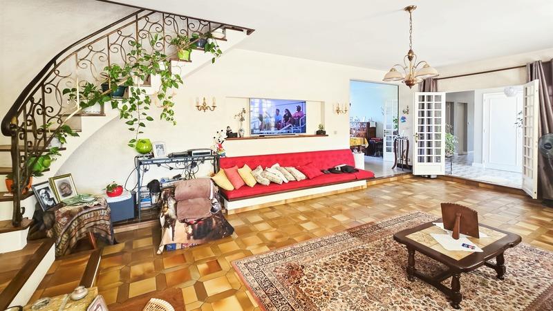 Maison - 185 m² - 7 pièces