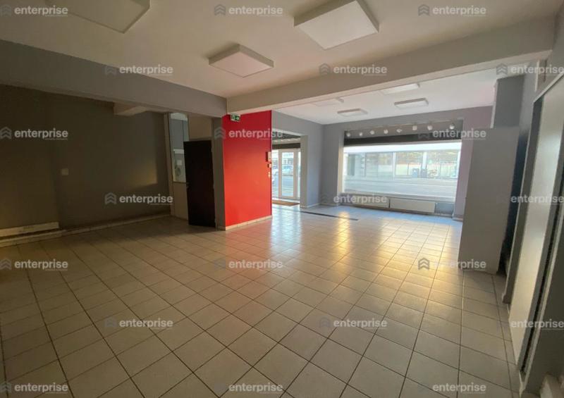 Local commercial - 110 m²