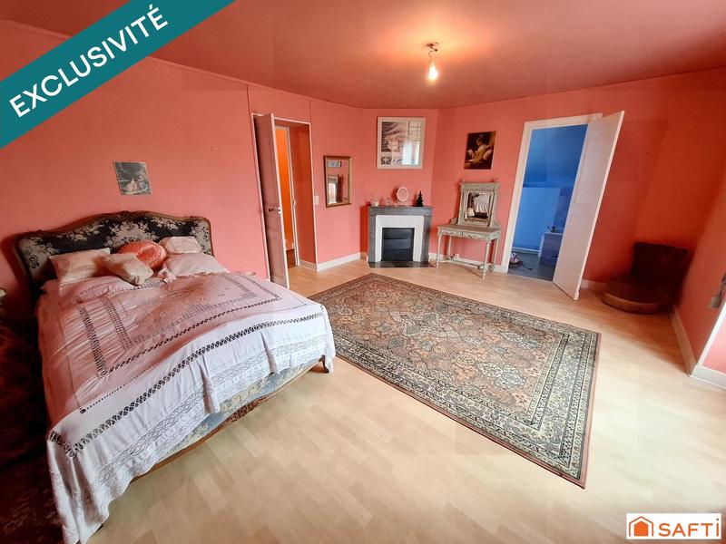 Maison - 240 m² - 10 pièces