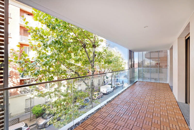 Appartement - 80 m² - 4 pièces