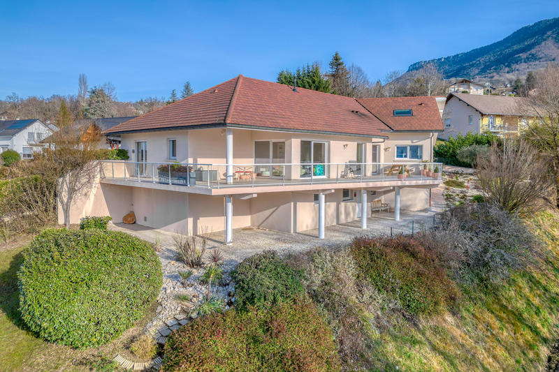 Villa - 250 m² - 5 pièces