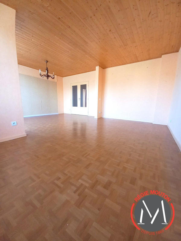 Appartement - 99 m² - 3 pièces