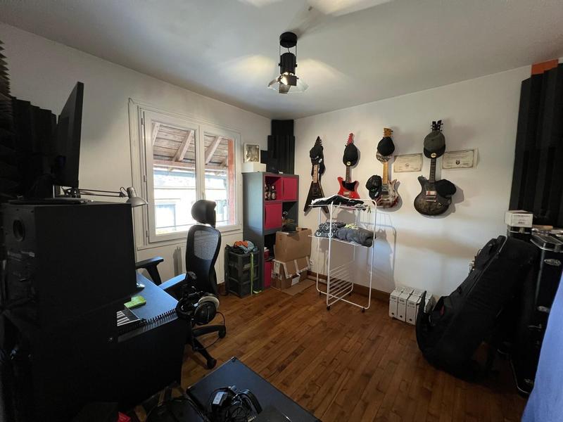 Maison - 215 m² - 9 pièces