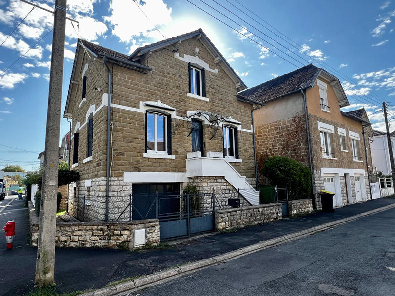 Maison - 95 m² - 6 pièces