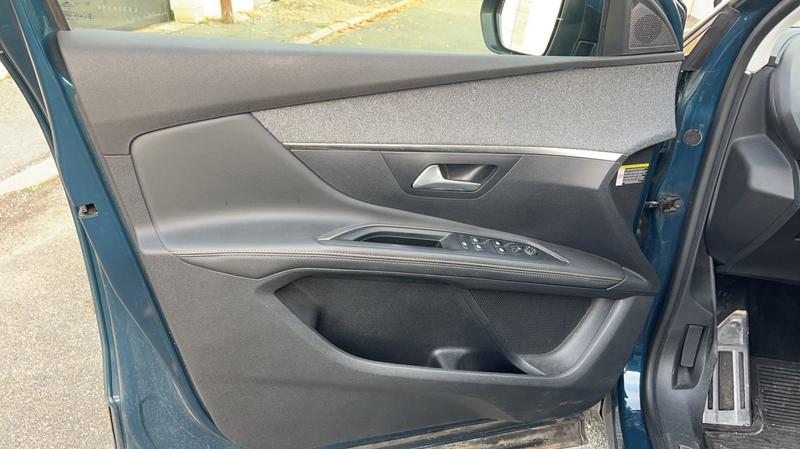 Peugeot 5008 II 1.2 PureTech 130 Eat8 Roadtrip