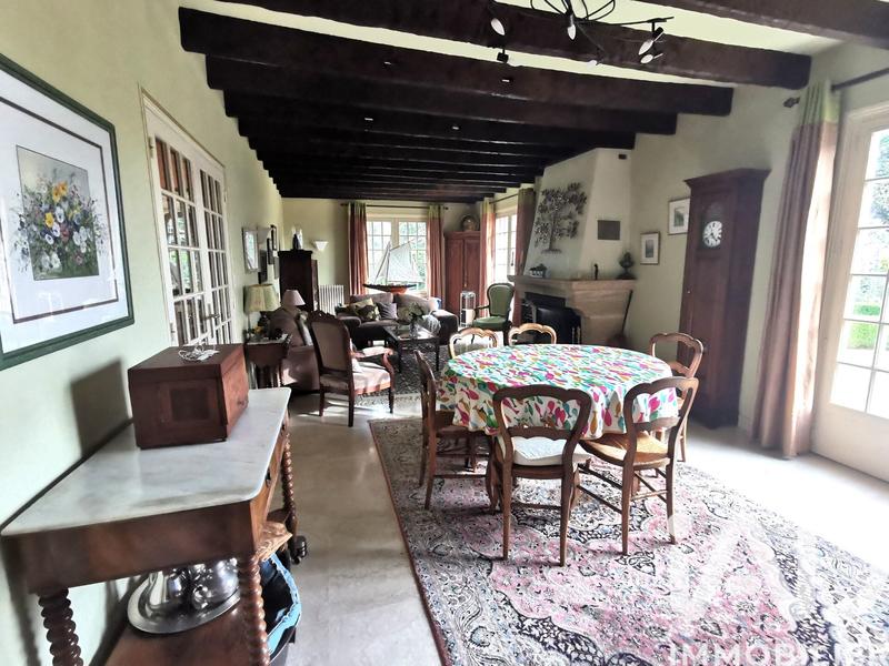 Maison - 236 m² - 9 pièces