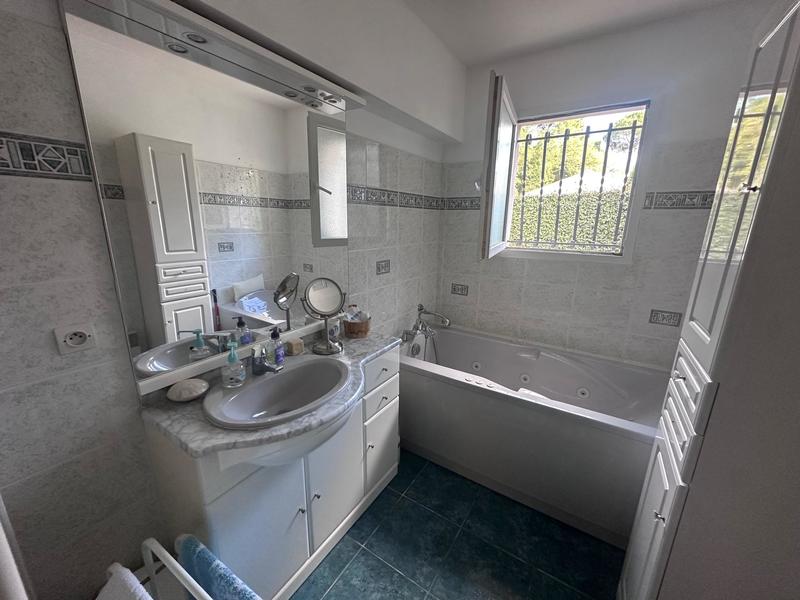 Maison - 142 m² - 7 pièces